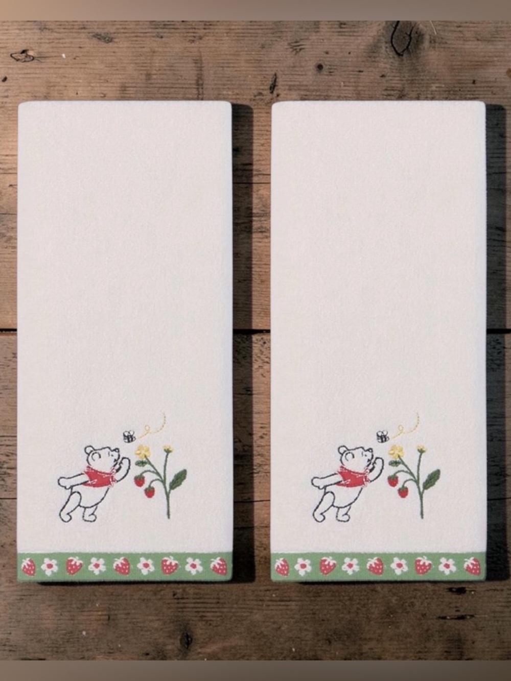 Disney’s Winnie the Pooh & Strawberry Embroidered Hand Towels Set 2pk Brand New